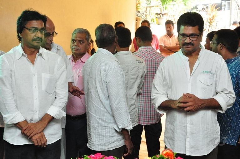 Edida Nageswara Rao Condolences Photos 1 - 26 / 126 photos