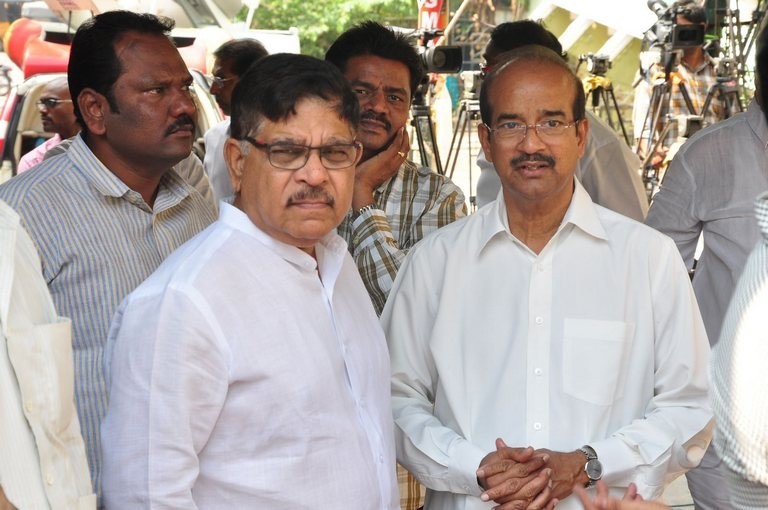 Edida Nageswara Rao Condolences Photos 1 - 28 / 126 photos