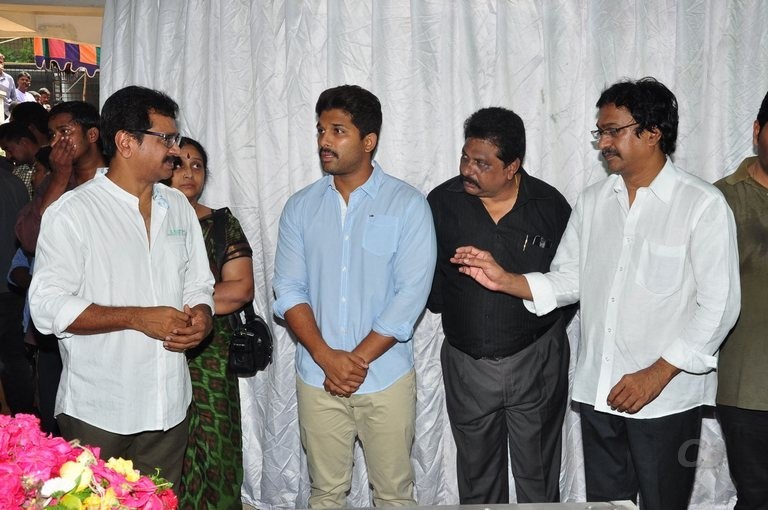 Edida Nageswara Rao Condolences Photos 1 - 38 / 126 photos