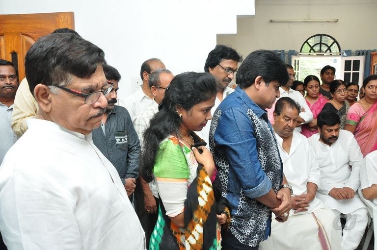 Edida Nageswara Rao Condolences Photos 1 - 62 / 126 photos