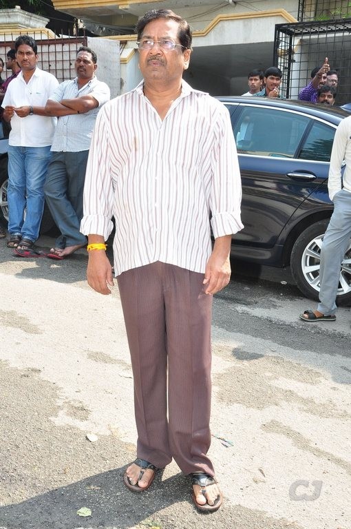 Edida Nageswara Rao Condolences Photos 1 - 89 / 126 photos