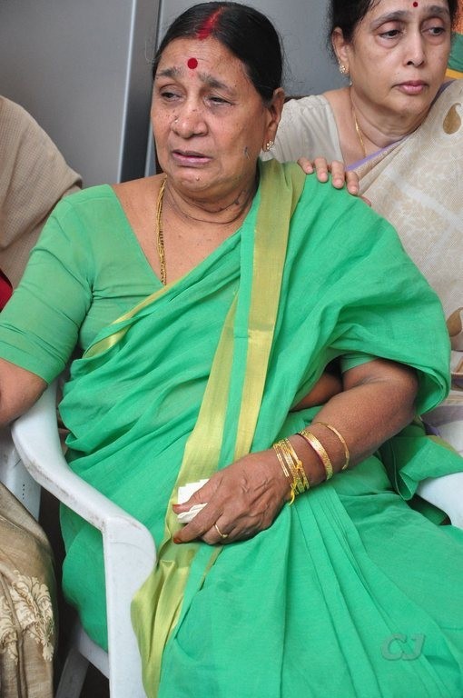 Edida Nageswara Rao Condolences Photos 1 - 108 / 126 photos