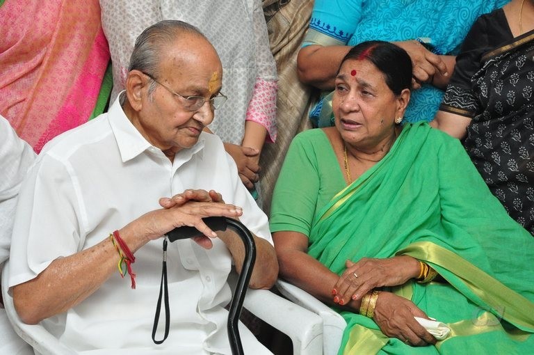 Edida Nageswara Rao Condolences Photos 1 - 126 / 126 photos