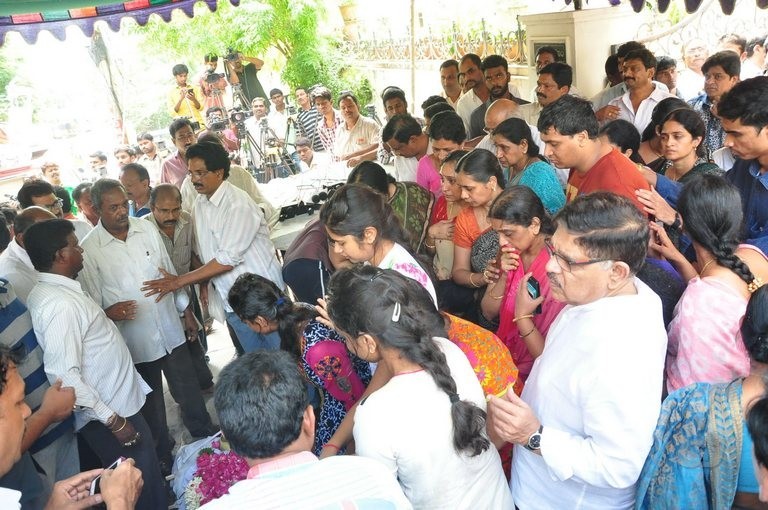 Edida Nageswara Rao Condolences Photos 2 - 64 / 138 photos