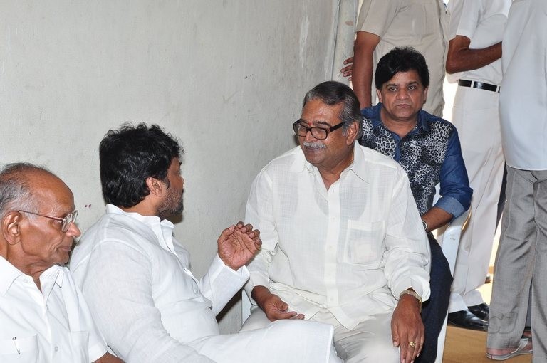 Edida Nageswara Rao Condolences Photos 2 - 74 / 138 photos