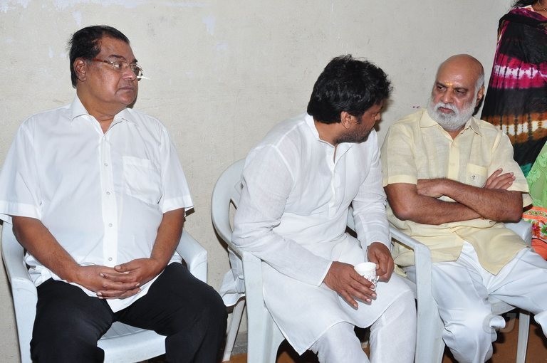 Edida Nageswara Rao Condolences Photos 2 - 95 / 138 photos