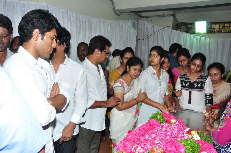 Edida Nageswara Rao Condolences Photos 2 - 97 / 138 photos