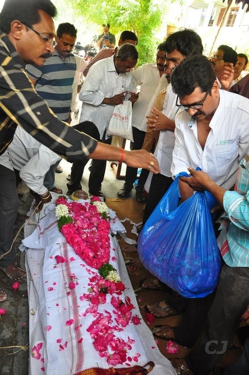 Edida Nageswara Rao Condolences Photos 2 - 106 / 138 photos