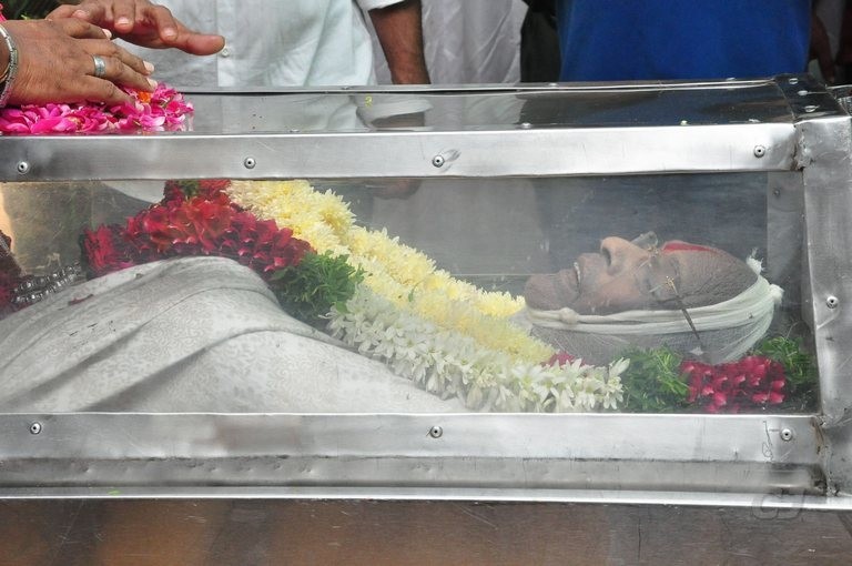 Edida Nageswara Rao Condolences Photos 2 - 117 / 138 photos