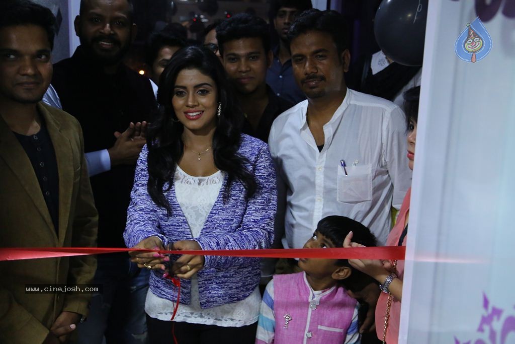 Essensuals Toni And Guy Salon Launch - 4 / 59 photos