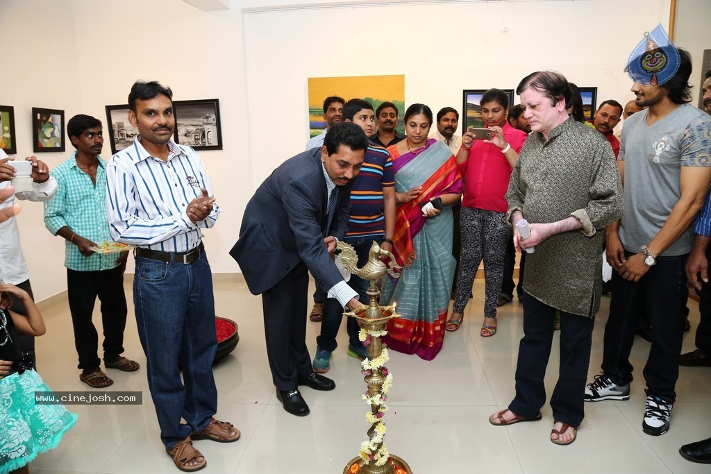 Romeo Team at Expression of Colours Inauguration - 85 / 90 photos