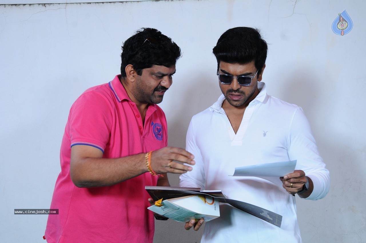 Fans Meet Ram Charan - 34 / 70 photos