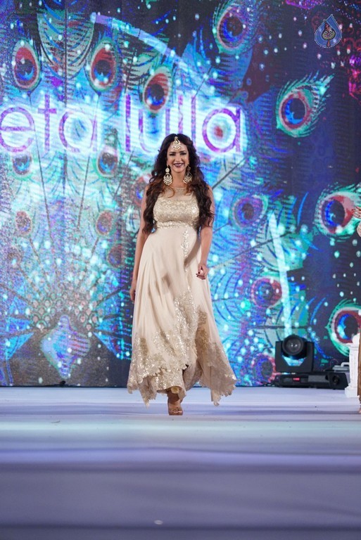FICCI FLO Women Achievers Fashion Show - 31 / 176 photos