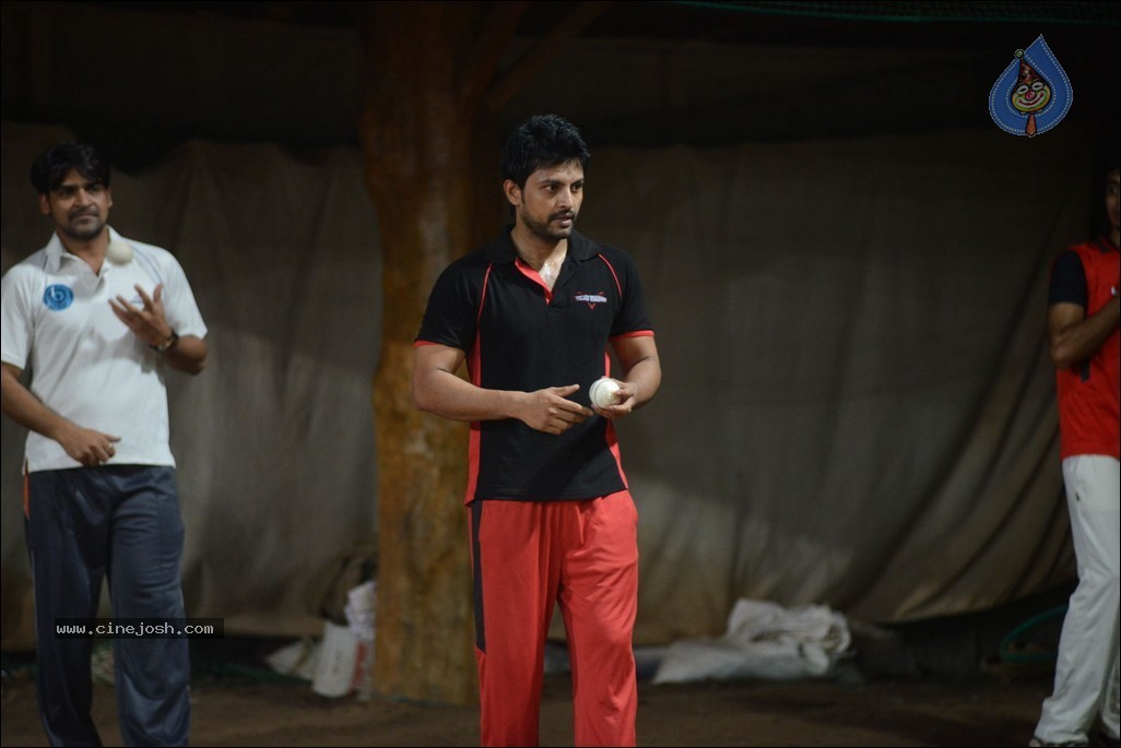 Film Stars Cricket Practice for LLCC - 12 / 79 photos