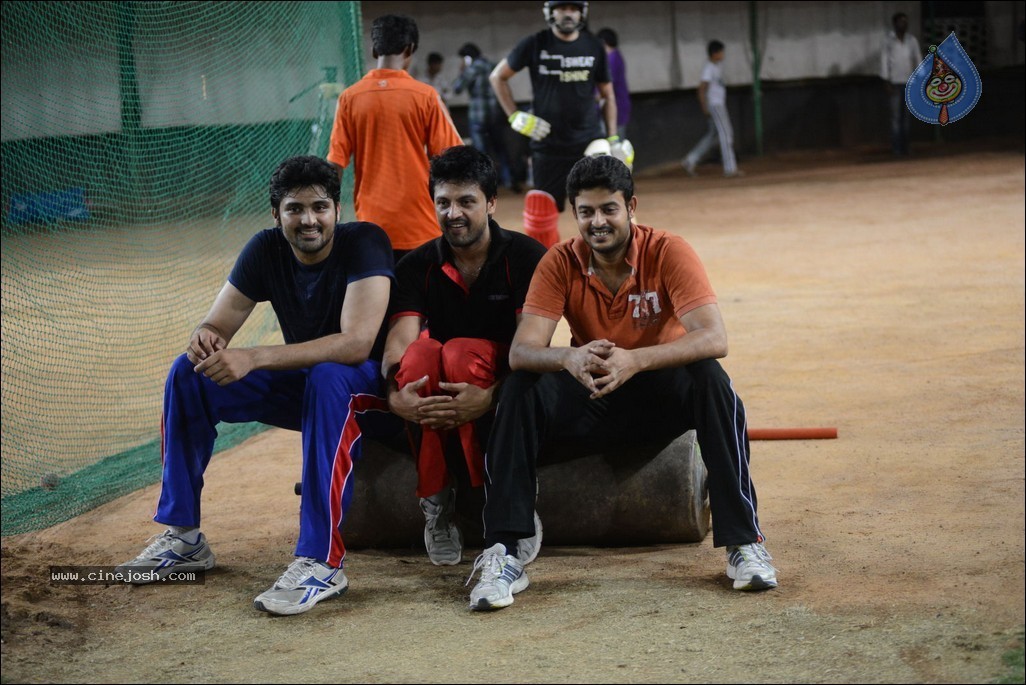 Film Stars Cricket Practice for LLCC - 50 / 79 photos