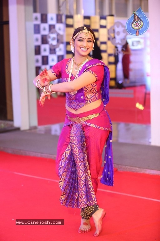 Gaana Mirchi Music Awards South 2018 set 01 - 34 / 35 photos