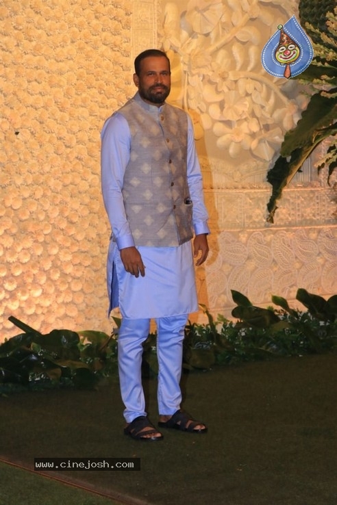 Ganesh Chaturthi Celebrations at Anil Ambani House - 38 / 54 photos