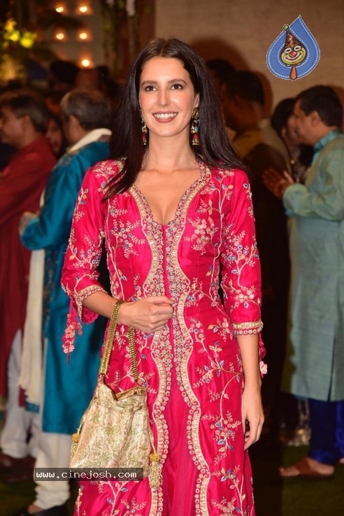 Ganesh Chaturthi Celebrations at Anil Ambani House - 46 / 54 photos