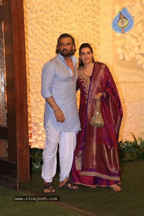 Ganesh Chaturthi Celebrations at Anil Ambani House - 50 / 54 photos