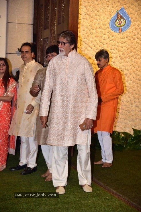 Ganesh Chaturthi Celebrations at Anil Ambani House - 52 / 54 photos