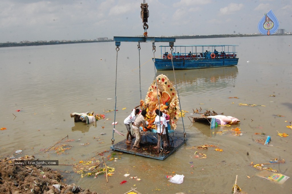 Ganesh Immersion 2014 Photos - 75 / 406 photos