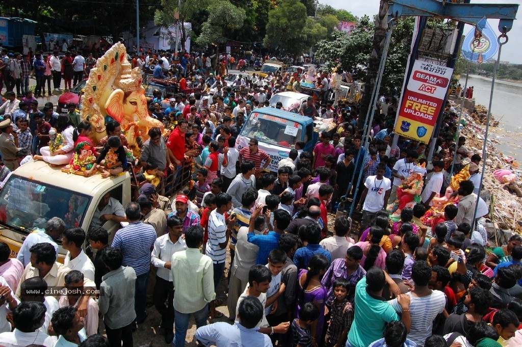 Ganesh Immersion 2014 Photos - 215 / 406 photos