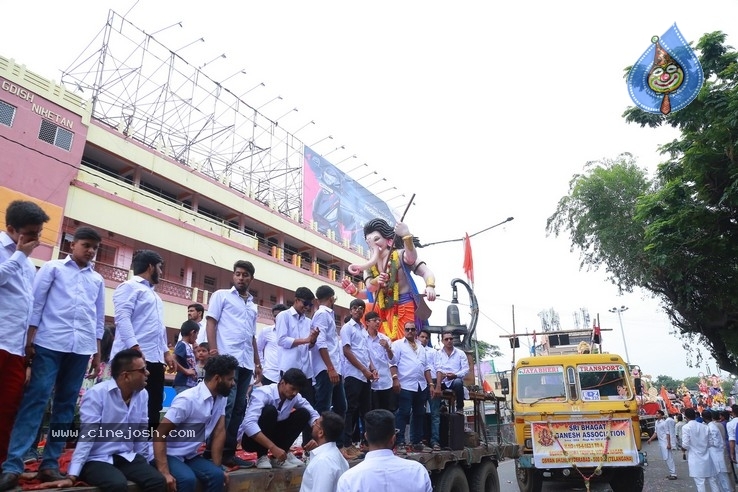 Ganesh Immersion At Hyderabad - 7 / 77 photos