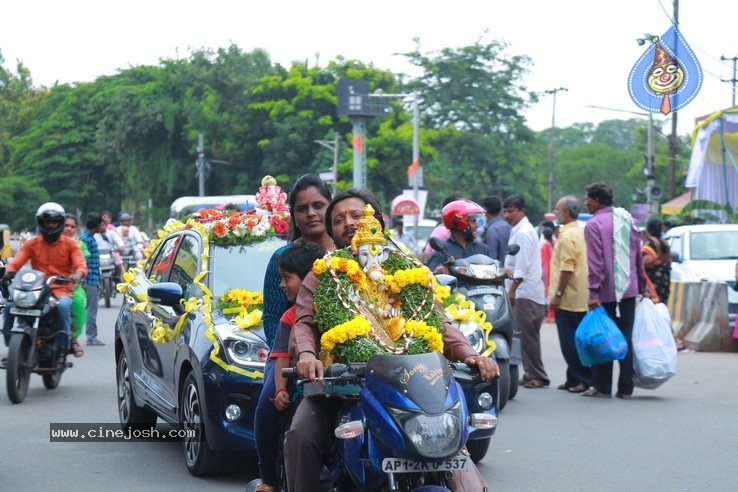 Ganesh Immersion At Hyderabad - 18 / 77 photos