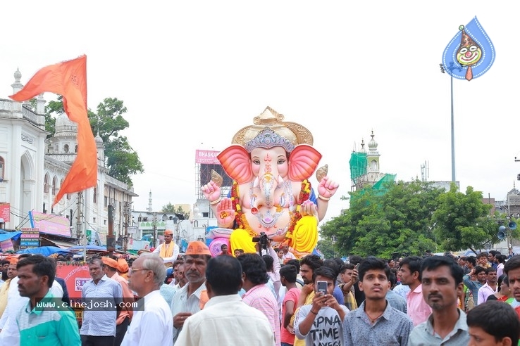 Ganesh Immersion At Hyderabad - 22 / 77 photos