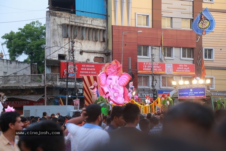 Ganesh Immersion At Hyderabad - 25 / 77 photos