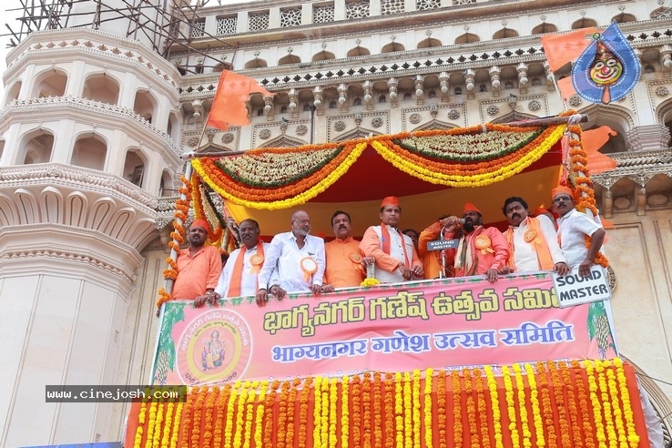 Ganesh Immersion At Hyderabad - 27 / 77 photos