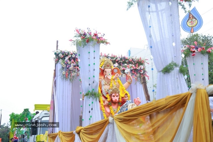 Ganesh Immersion At Hyderabad - 28 / 77 photos