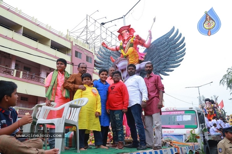 Ganesh Immersion At Hyderabad - 29 / 77 photos