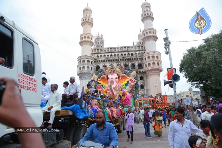 Ganesh Immersion At Hyderabad - 37 / 77 photos
