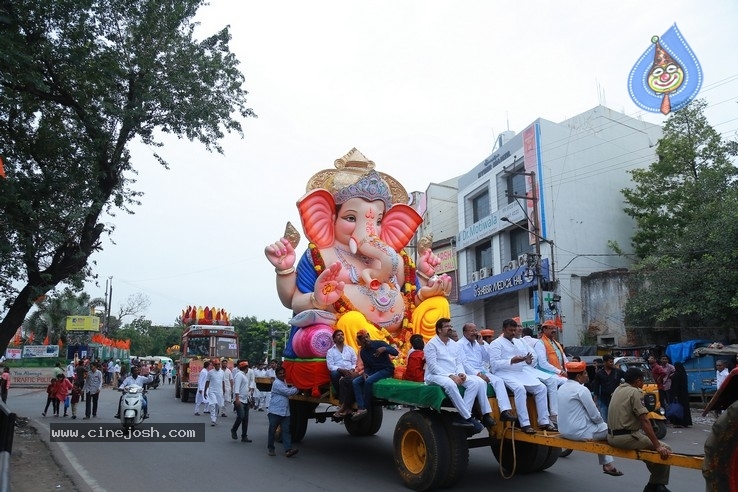 Ganesh Immersion At Hyderabad - 39 / 77 photos