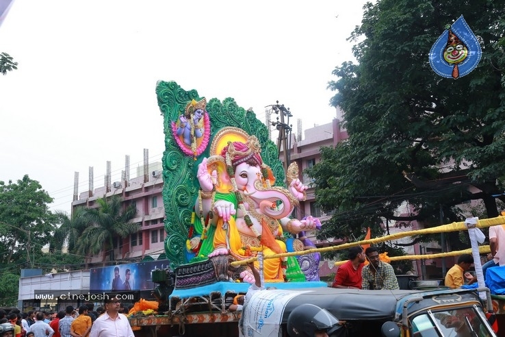 Ganesh Immersion At Hyderabad - 42 / 77 photos