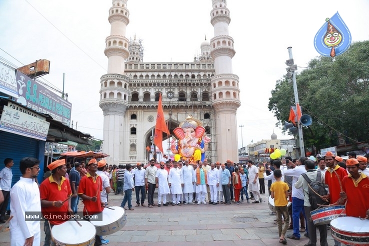 Ganesh Immersion At Hyderabad - 56 / 77 photos