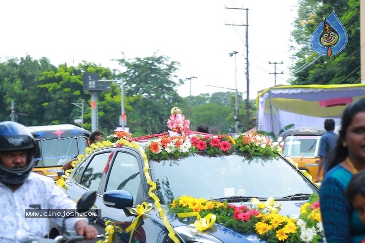 Ganesh Immersion At Hyderabad - 57 / 77 photos