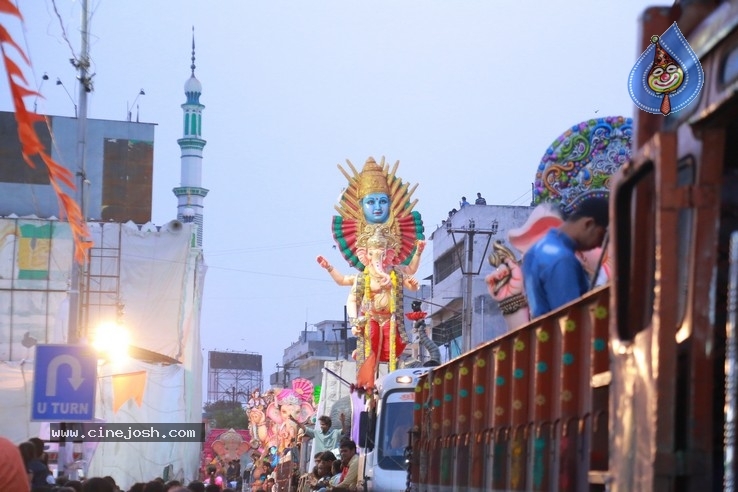 Ganesh Immersion At Hyderabad - 63 / 77 photos