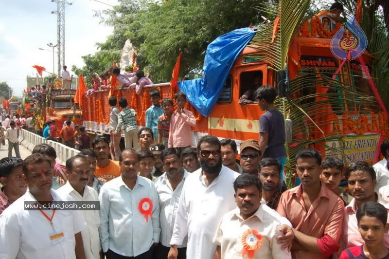 Ganesh Immersion Photos at Charminar - 5 / 18 photos