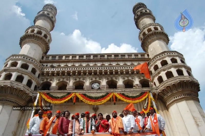 Ganesh Immersion Photos at Charminar - 7 / 18 photos