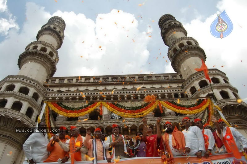 Ganesh Immersion Photos at Charminar - 16 / 18 photos