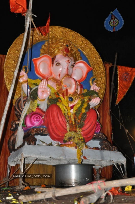 Ganesh Nimajjan At Hussain Sagar - 4 / 183 photos