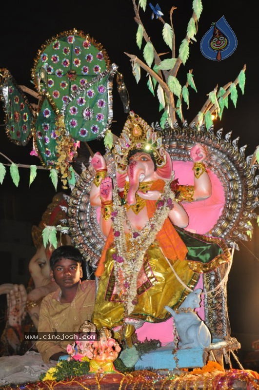 Ganesh Nimajjan At Hussain Sagar - 6 / 183 photos