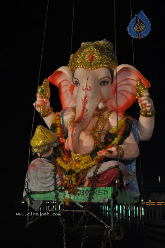 Ganesh Nimajjan At Hussain Sagar - 9 / 183 photos