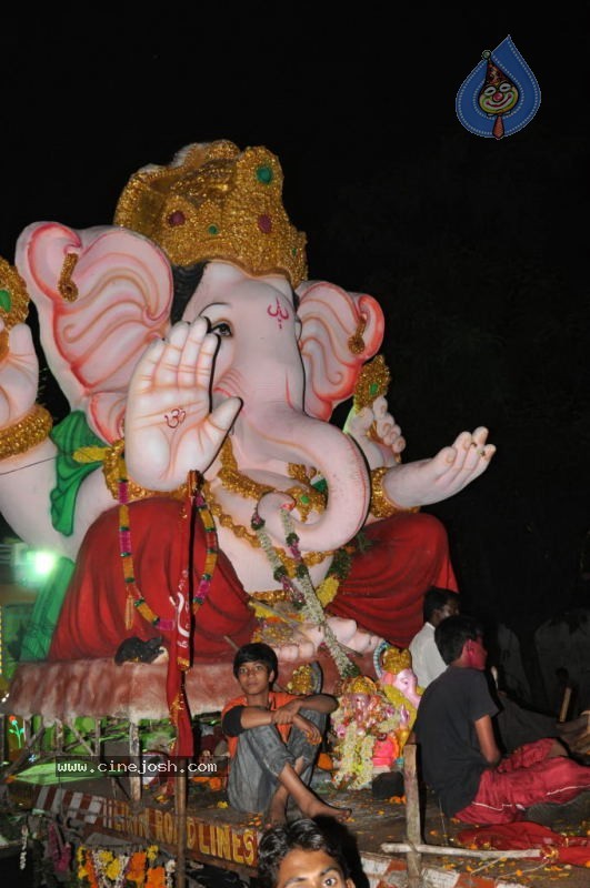 Ganesh Nimajjan At Hussain Sagar - 13 / 183 photos