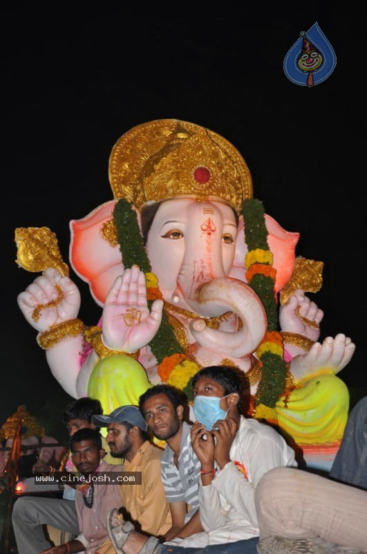 Ganesh Nimajjan At Hussain Sagar - 48 / 183 photos