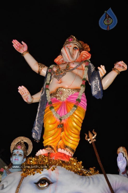 Ganesh Nimajjan At Hussain Sagar - 57 / 183 photos