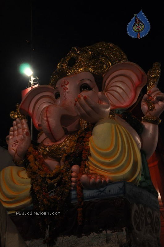 Ganesh Nimajjan At Hussain Sagar - 67 / 183 photos