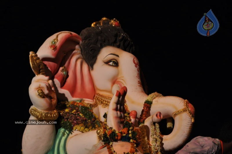 Ganesh Nimajjan At Hussain Sagar - 70 / 183 photos